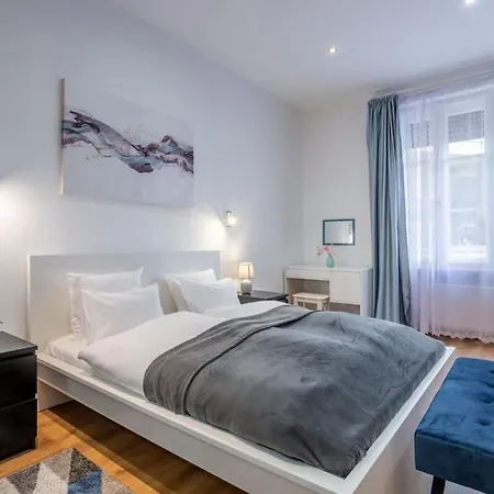 Appartamento Ultra New Large And Quiet Budapest