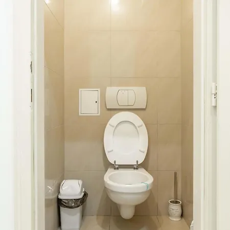 Ultra New Large And Quiet *